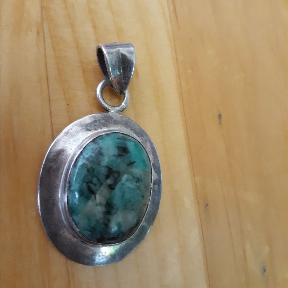 Oblong Circular  Hand Crafted Pendant with Bail - Picture 2 of 8